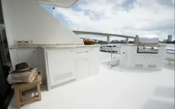 Thumbnail von Cheoy Lee 95 Motor-Yacht FOOTLOOSE