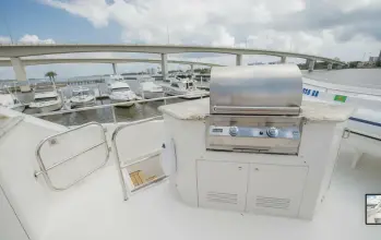 Thumbnail von Cheoy Lee 95 Motor-Yacht FOOTLOOSE