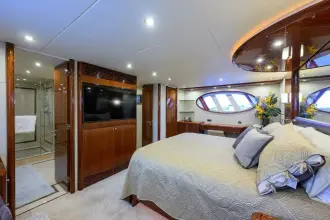 Thumbnail von Lazzara Yachts 80 Skylounge M.Y. WILLYN