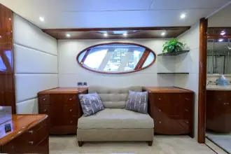 Thumbnail von Lazzara Yachts 80 Skylounge M.Y. WILLYN