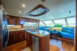 Thumbnail von Lazzara Yachts 80 Skylounge M.Y. WILLYN