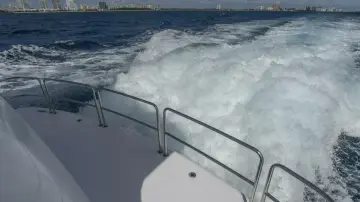 Thumbnail von Hatteras 80 Enclosed Bridge Skylounge Gallopin