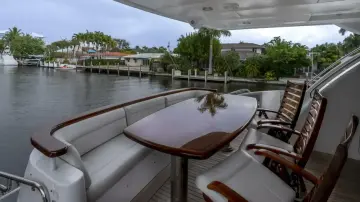 Thumbnail von Hatteras 80 Enclosed Bridge Skylounge Gallopin