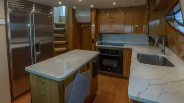 Thumbnail von Hatteras 80 Enclosed Bridge Skylounge Gallopin