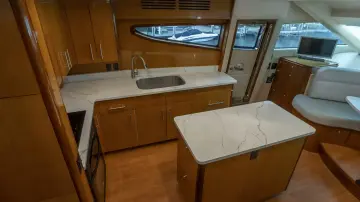 Thumbnail von Hatteras 80 Enclosed Bridge Skylounge Gallopin