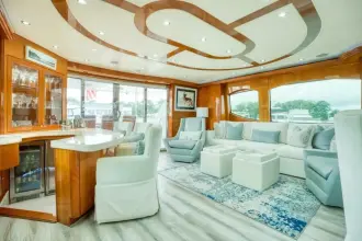 Thumbnail von Hatteras 80 Enclosed Bridge Skylounge MAJESTIK