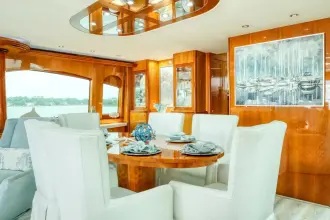 Thumbnail von Hatteras 80 Enclosed Bridge Skylounge MAJESTIK