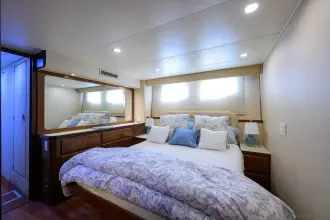 Thumbnail von Hatteras 78 Cockpit Motor Yacht FOREVER YOUNG