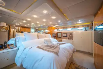 Thumbnail von Lazzara Yachts 76 Skylounge Dare to Dream