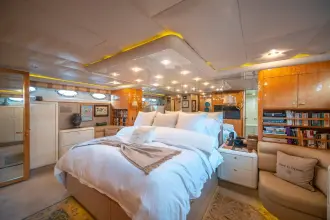 Thumbnail von Lazzara Yachts 76 Skylounge Dare to Dream