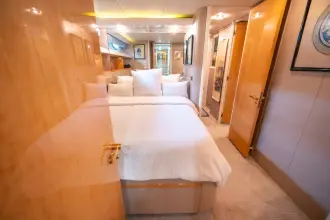 Thumbnail von Lazzara Yachts 76 Skylounge Dare to Dream