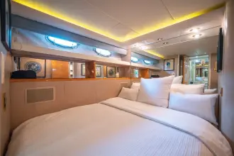 Thumbnail von Lazzara Yachts 76 Skylounge Dare to Dream