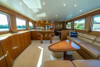 Thumbnail von Viking 68 Convertible LÄUFT ÜBER