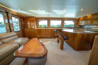 Thumbnail von Viking 68 Convertible LÄUFT ÜBER