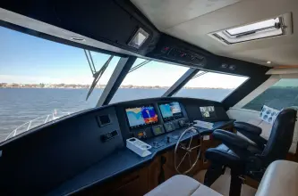 Thumbnail von Viking 64 Enclosed Bridge High Life