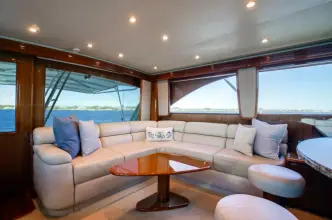 Thumbnail von Viking 64 Enclosed Bridge High Life