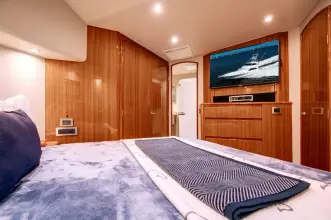 Thumbnail von Viking 64 Enclosed Bridge High Life