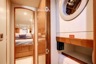 Thumbnail von Viking 64 Enclosed Bridge High Life