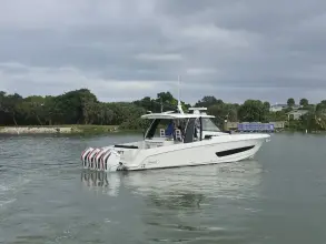 Thumbnail von Boston Whaler 420 Outrage BFT
