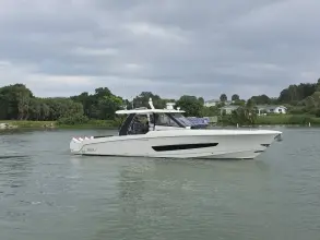 Thumbnail von Boston Whaler 420 Outrage BFT