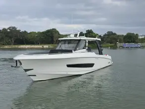 Thumbnail von Boston Whaler 420 Outrage BFT