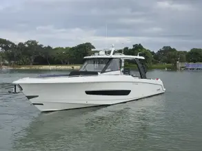 Thumbnail von Boston Whaler 420 Outrage BFT