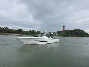Thumbnail von Boston Whaler 420 Outrage BFT