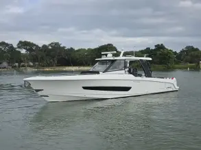 Thumbnail von Boston Whaler 420 Outrage BFT