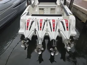 Thumbnail von Boston Whaler 420 Outrage BFT