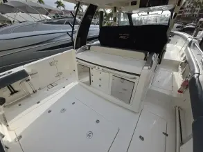 Thumbnail von Boston Whaler 420 Outrage BFT
