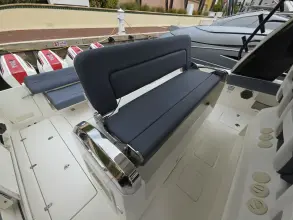 Thumbnail von Boston Whaler 420 Outrage BFT