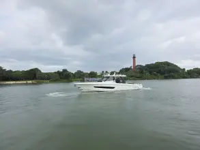 Thumbnail von Boston Whaler 420 Outrage BFT