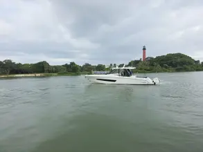 Thumbnail von Boston Whaler 420 Outrage BFT