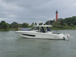 Thumbnail von Boston Whaler 420 Outrage BFT