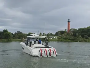Thumbnail von Boston Whaler 420 Outrage BFT