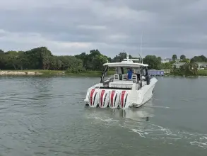 Thumbnail von Boston Whaler 420 Outrage BFT