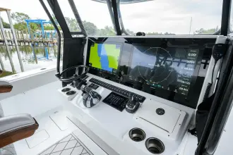 Thumbnail von Freeman 42 LR Center Console NITSA