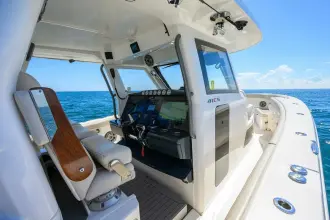 Thumbnail von Solace Center Console 41 Solace 2021