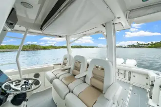 Thumbnail von Boston Whaler 380 Outrage FELLOWSHIP