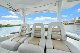 Thumbnail von Boston Whaler 380 Outrage FELLOWSHIP
