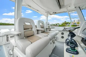Thumbnail von Boston Whaler 380 Outrage FELLOWSHIP