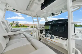 Thumbnail von Boston Whaler 380 Outrage FELLOWSHIP