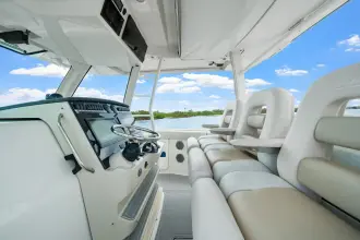 Thumbnail von Boston Whaler 380 Outrage FELLOWSHIP