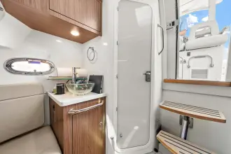 Thumbnail von Boston Whaler 380 Outrage FELLOWSHIP