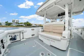 Thumbnail von Boston Whaler 380 Outrage FELLOWSHIP