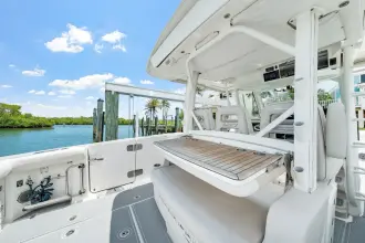 Thumbnail von Boston Whaler 380 Outrage FELLOWSHIP