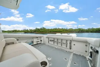 Thumbnail von Boston Whaler 380 Outrage FELLOWSHIP