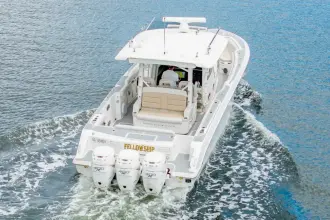 Thumbnail von Boston Whaler 380 Outrage FELLOWSHIP