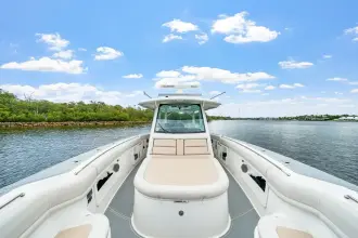 Thumbnail von Boston Whaler 380 Outrage FELLOWSHIP