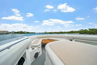 Thumbnail von Boston Whaler 380 Outrage FELLOWSHIP